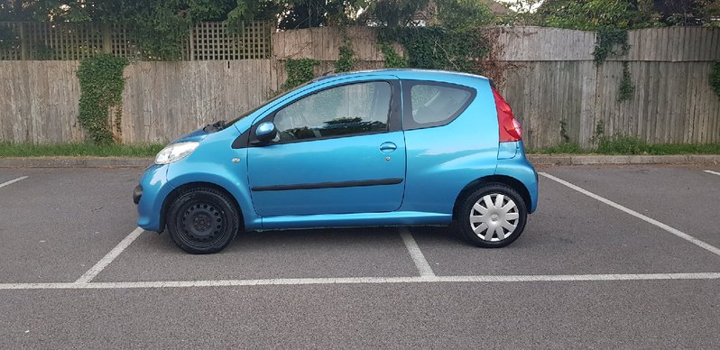 View PEUGEOT 107  Urban