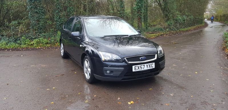 View FORD FOCUS ZETEC CLIMATE 16V