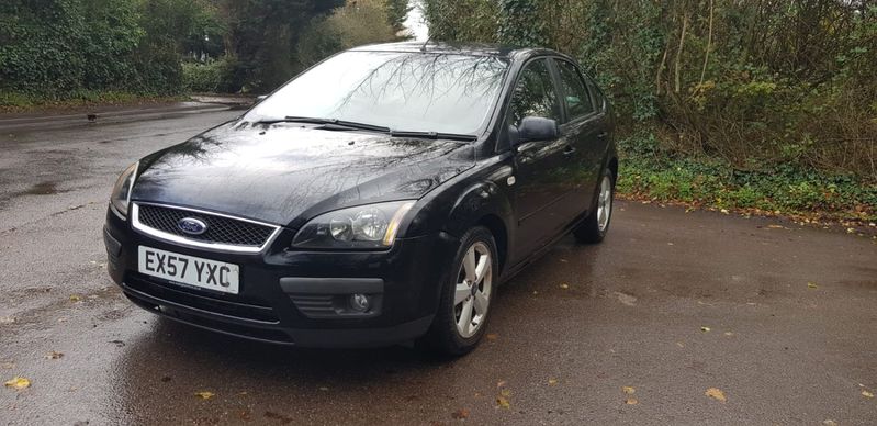 View FORD FOCUS ZETEC CLIMATE 16V