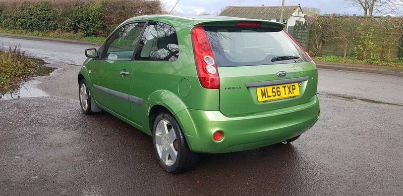 View FORD FIESTA ZETEC 16V