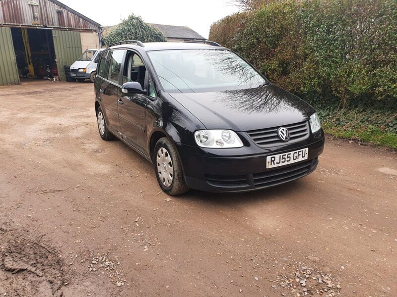 View VOLKSWAGEN TOURAN TDI S 7STR