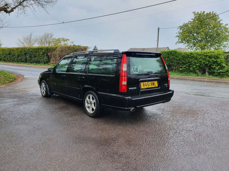 View VOLVO V70 V70 CD 10V AUTO