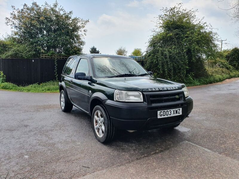 View LAND ROVER FREELANDER KALAHARI HARDBACK