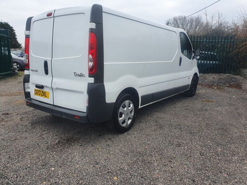 View RENAULT TRAFIC LL29 DCI SR PV